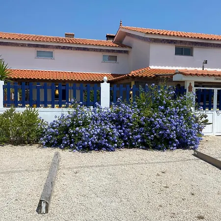 Semesterbostad Bico Flores