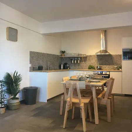 Semesterbostad Bico Flores *