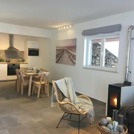 Semesterbostad Bico Flores *